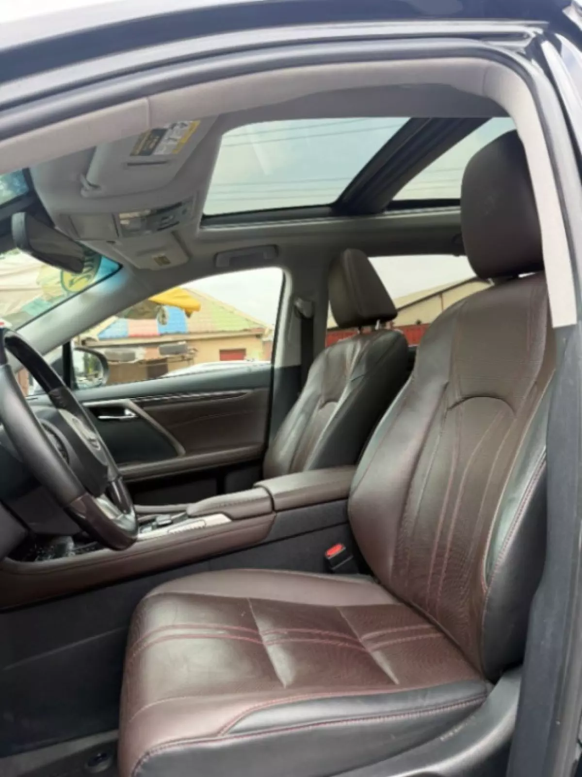 interiorFront
