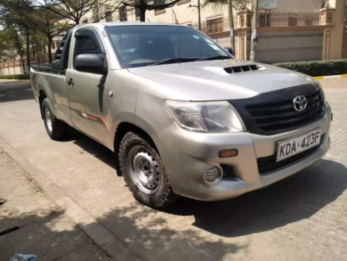 Toyota Hilux - 2013