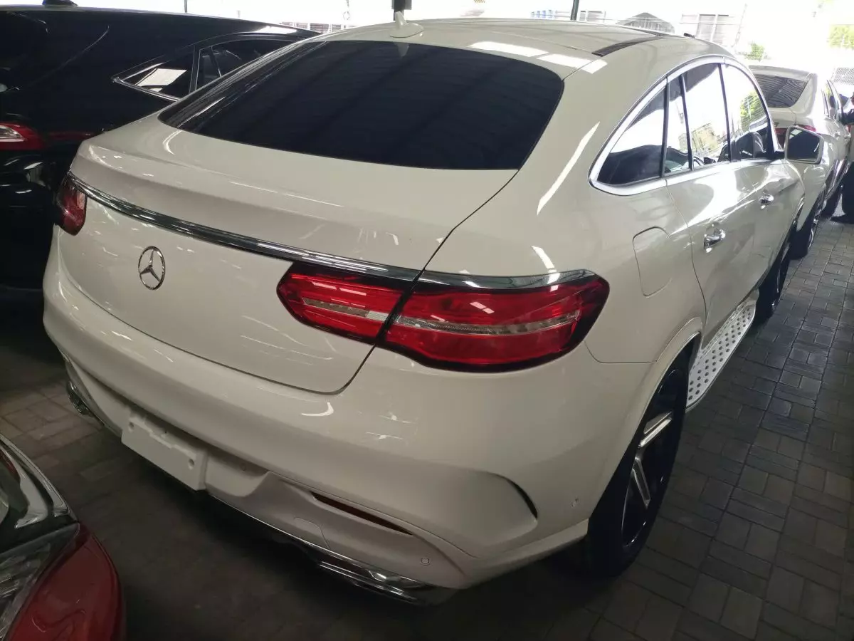 car Right Back