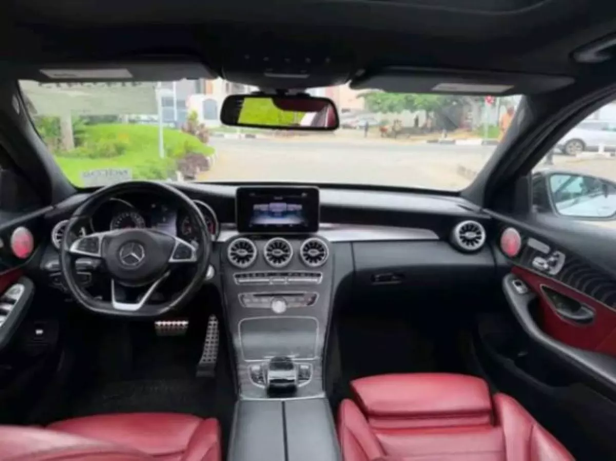 interiorFront