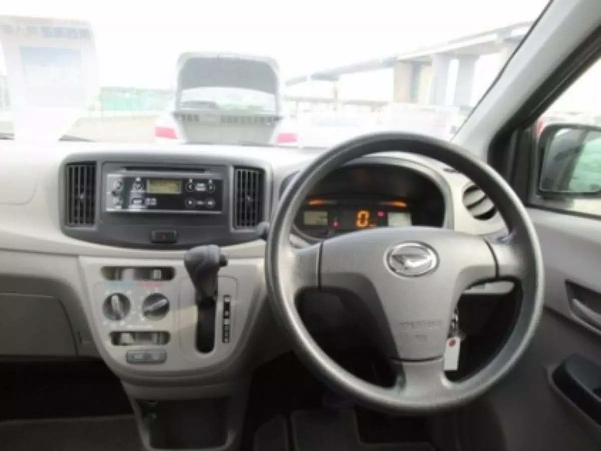 interiorFront