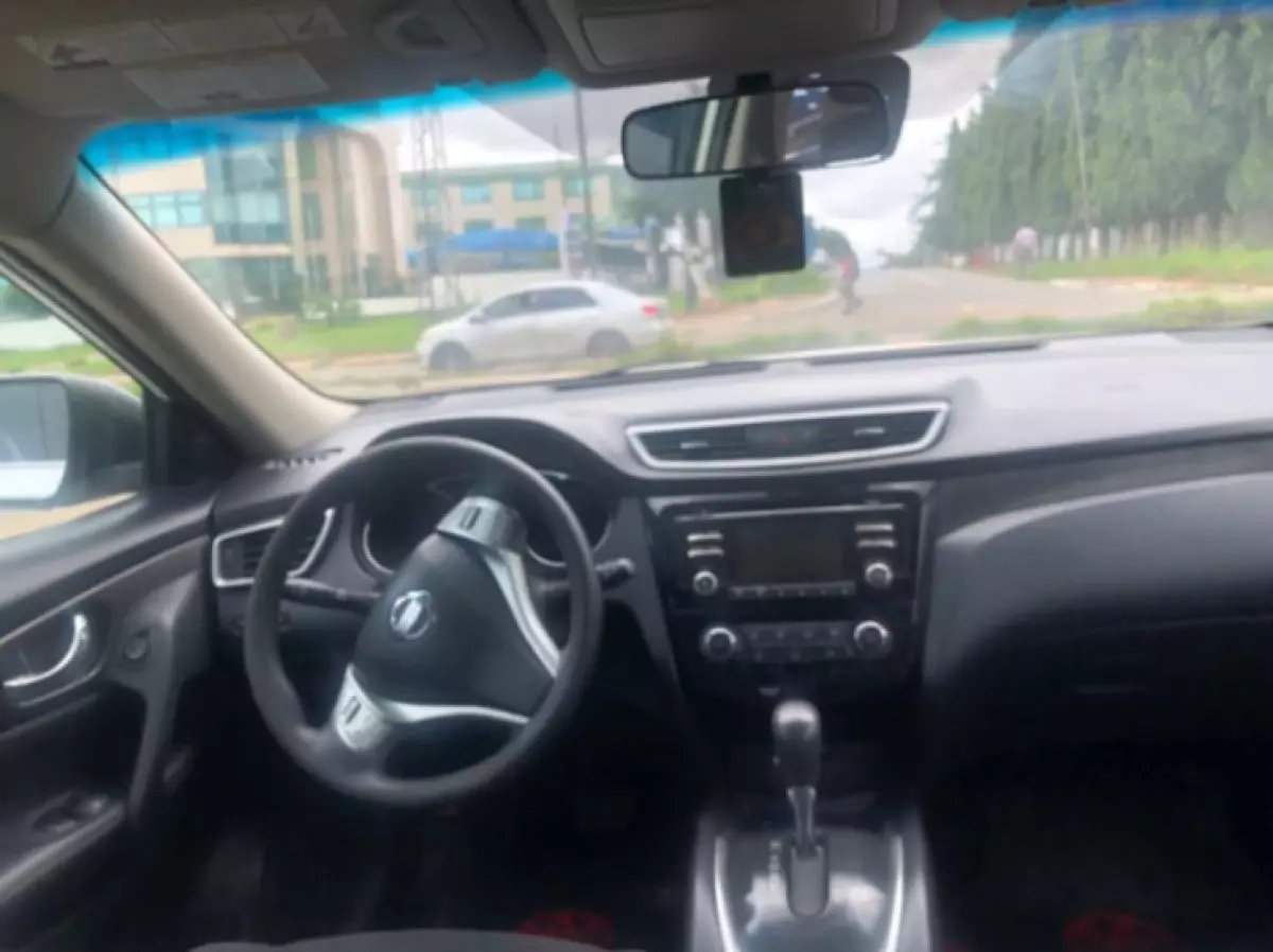 interiorFront