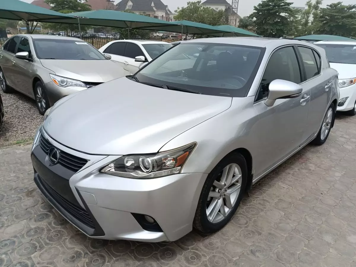 Lexus CT 200h - 2015