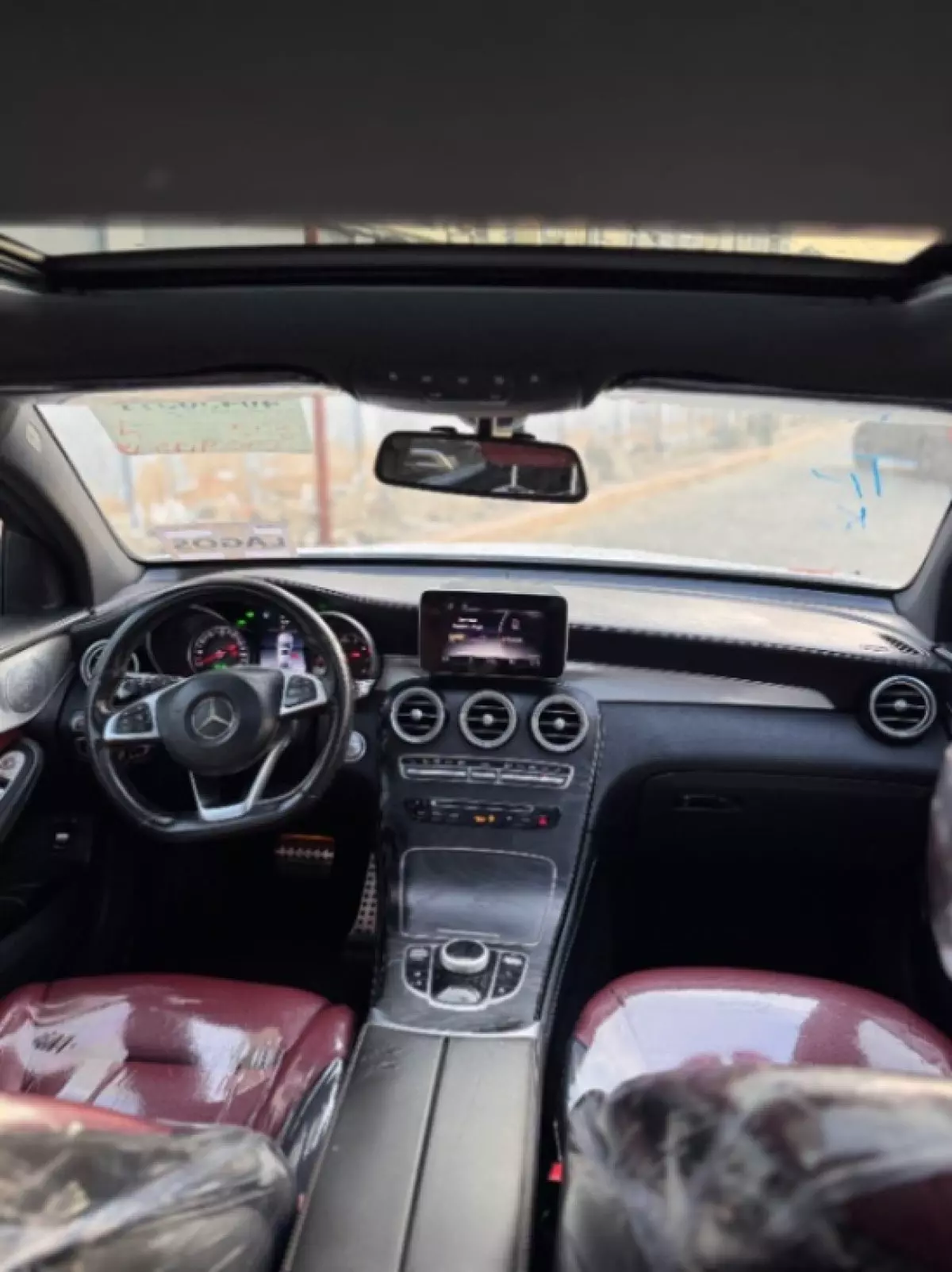 interiorFront