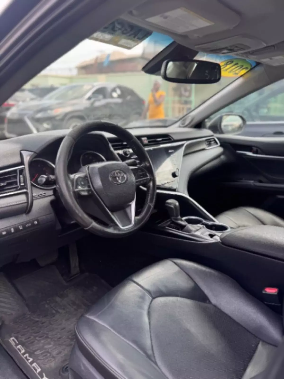 interiorFront