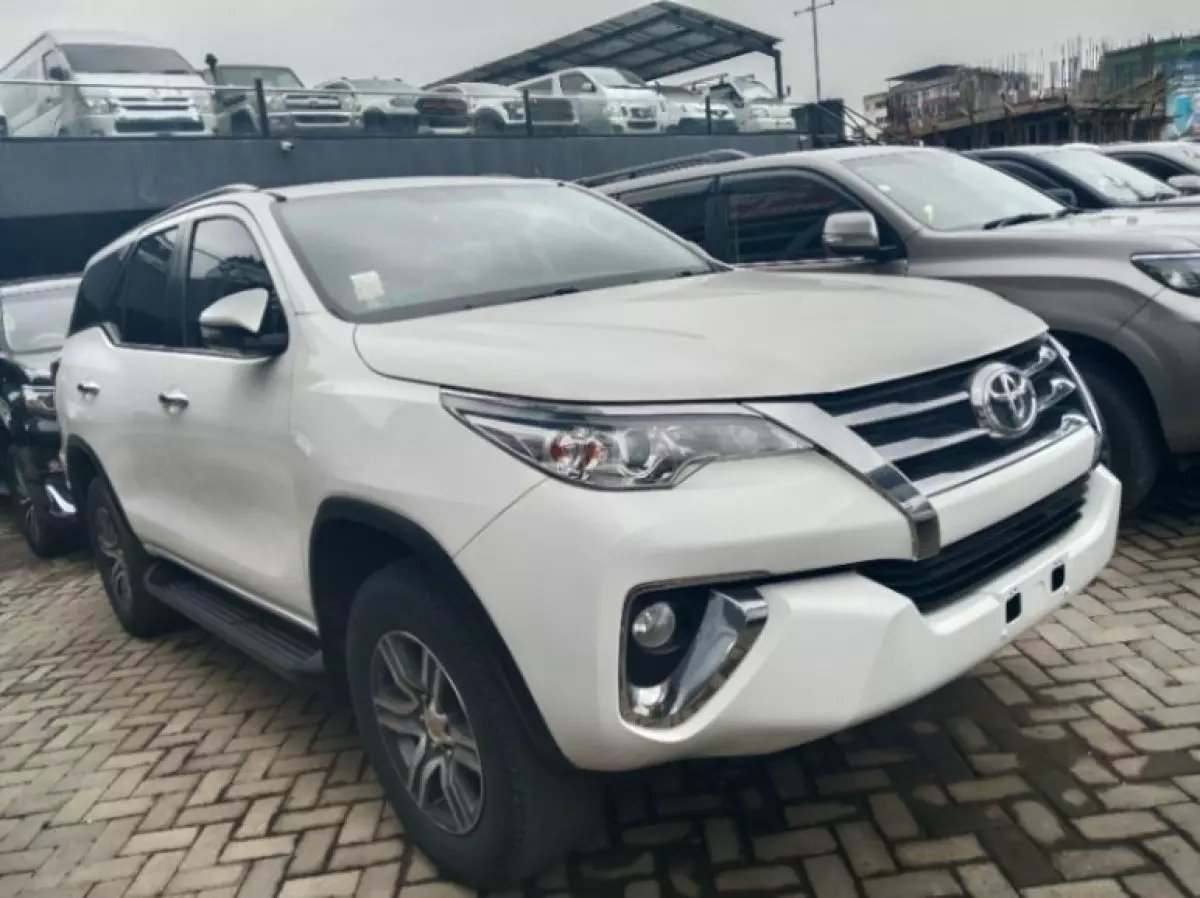 Toyota Fortuner - 2019