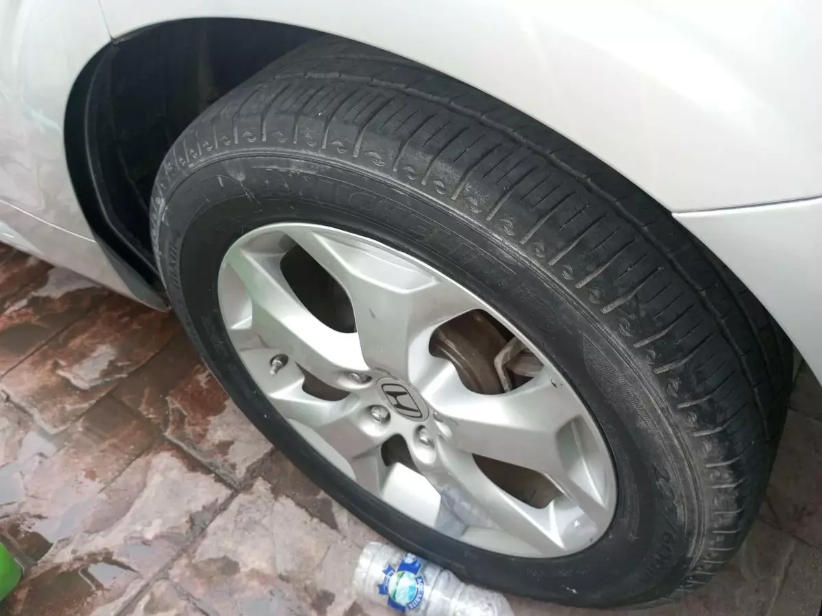 tyre1