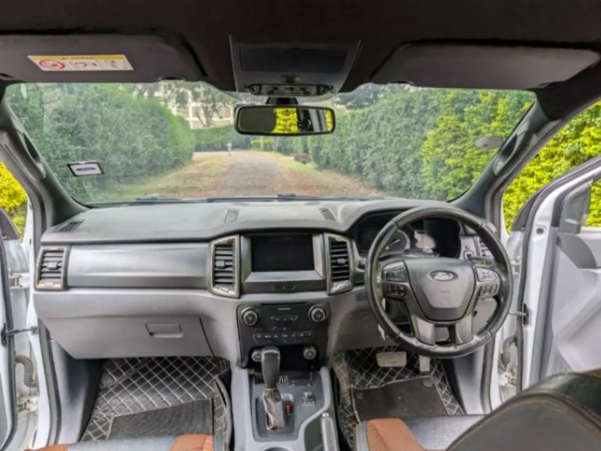 interiorFront