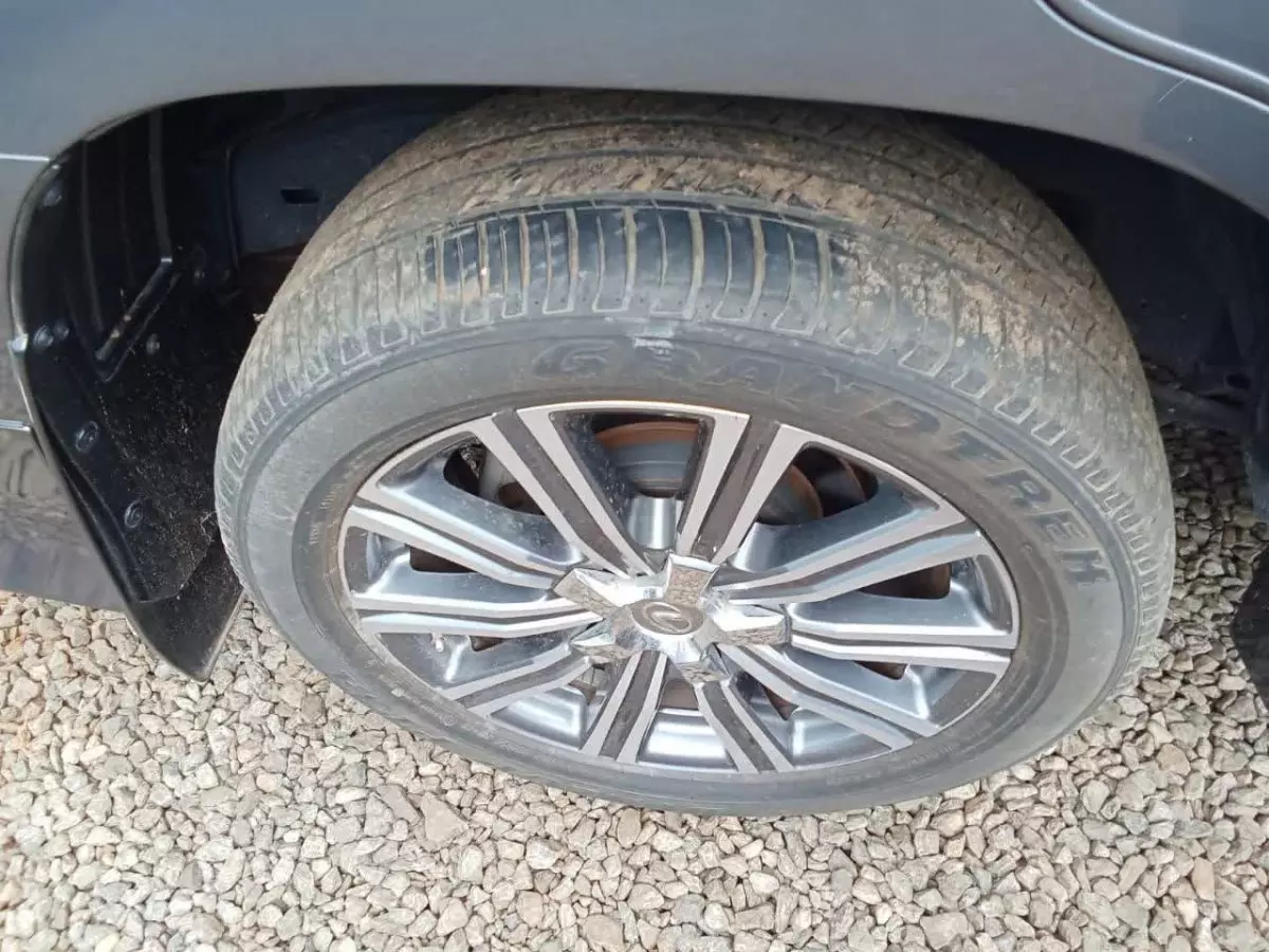 tyre0