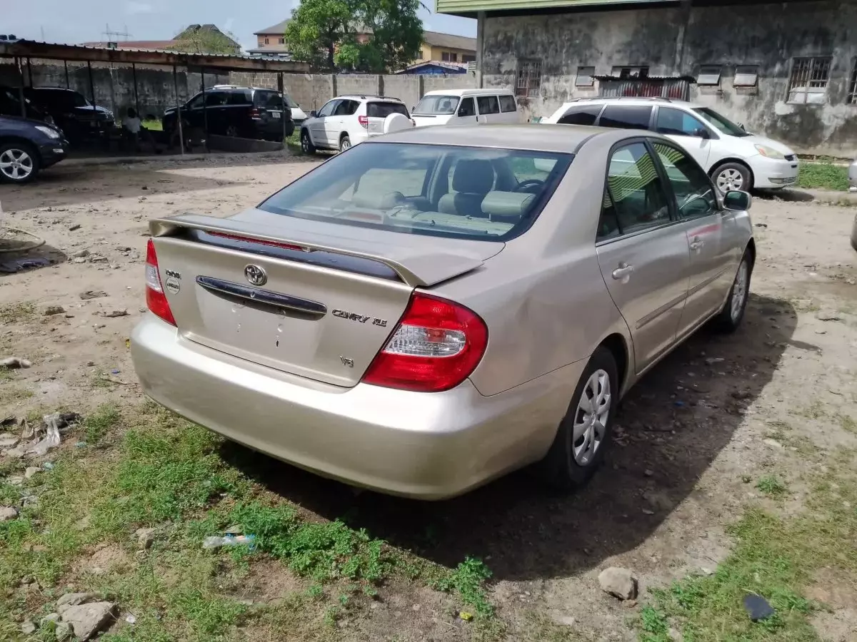 car Right Back