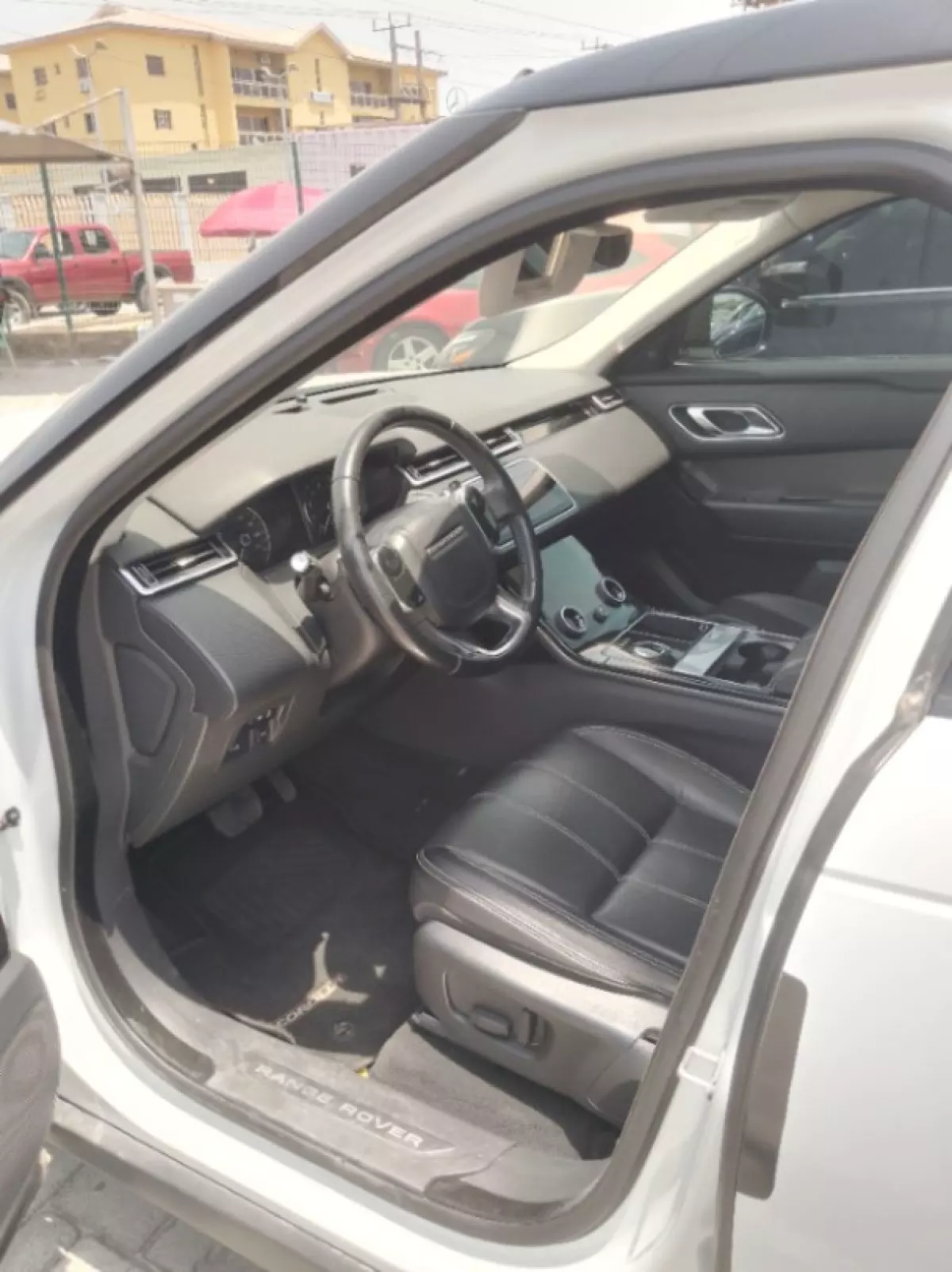 interiorFront