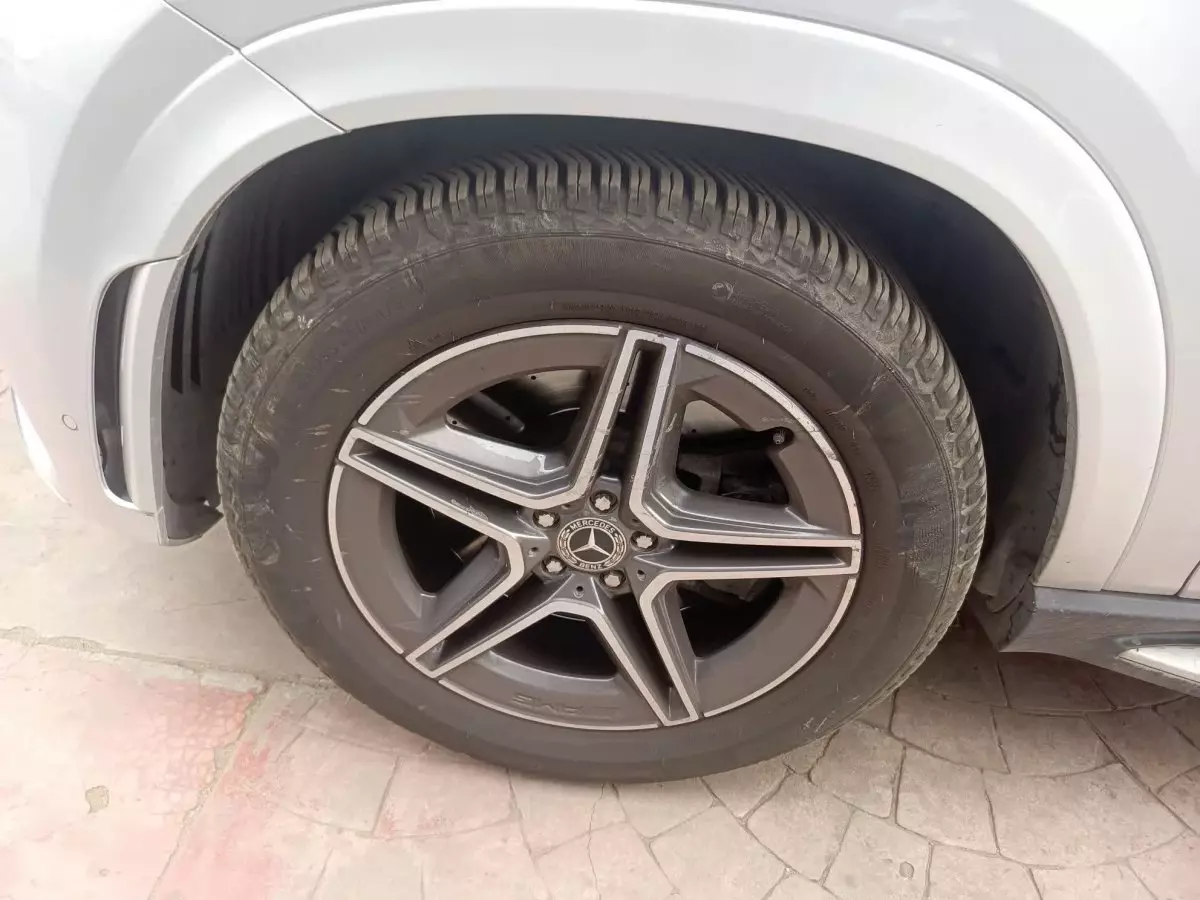 tyre1
