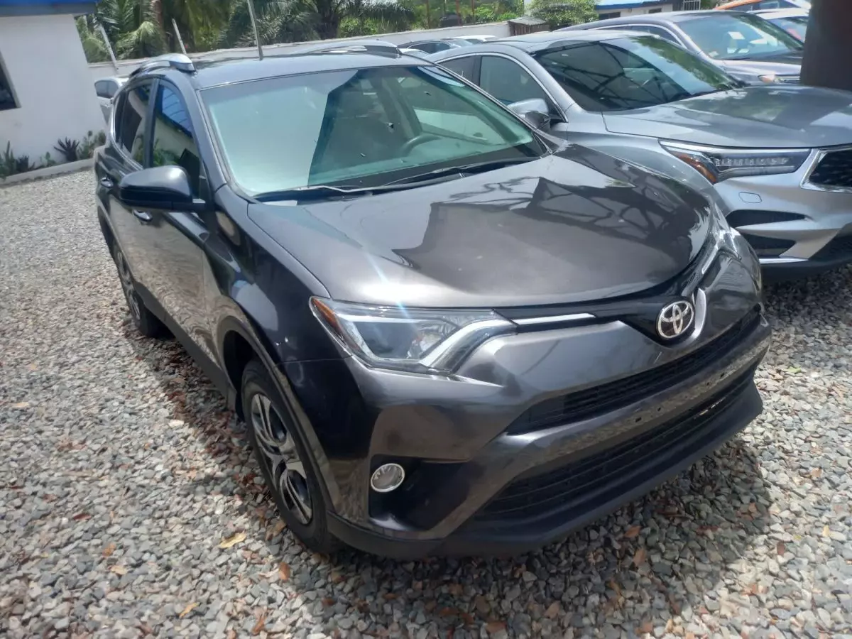 Toyota RAV 4 - 2016