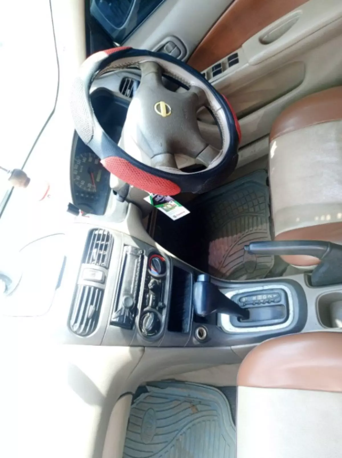 interiorFront