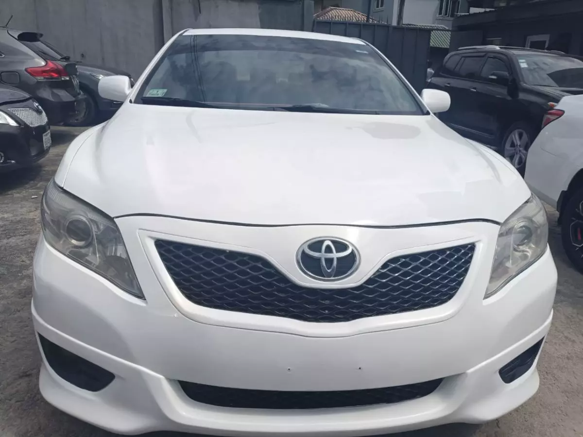 Toyota Camry - 2011