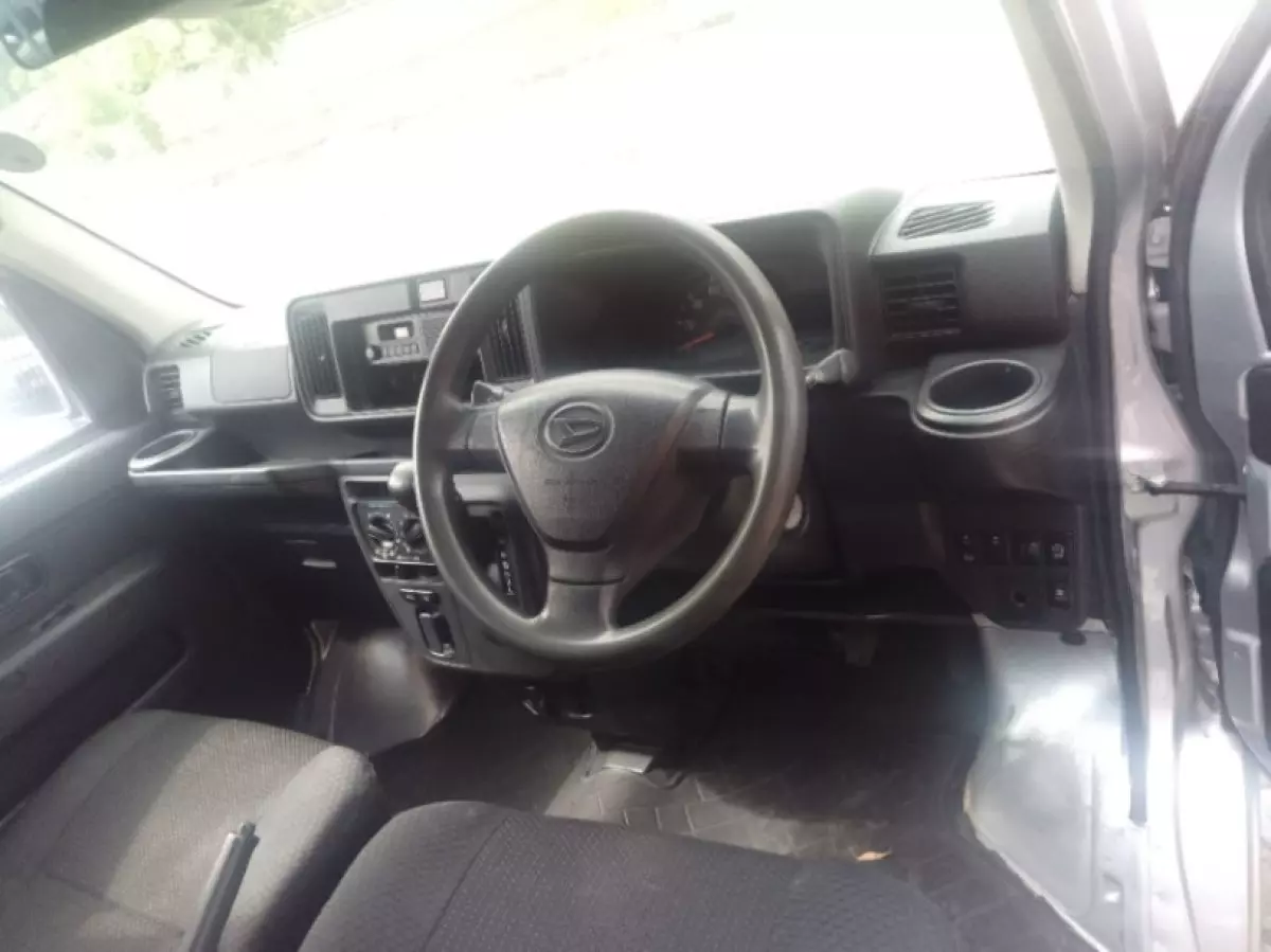interiorFront