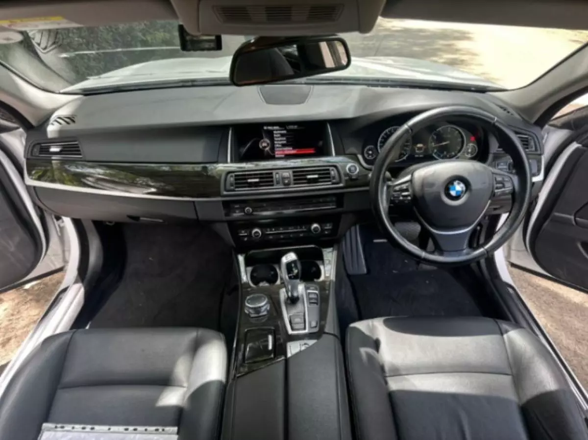 interiorFront