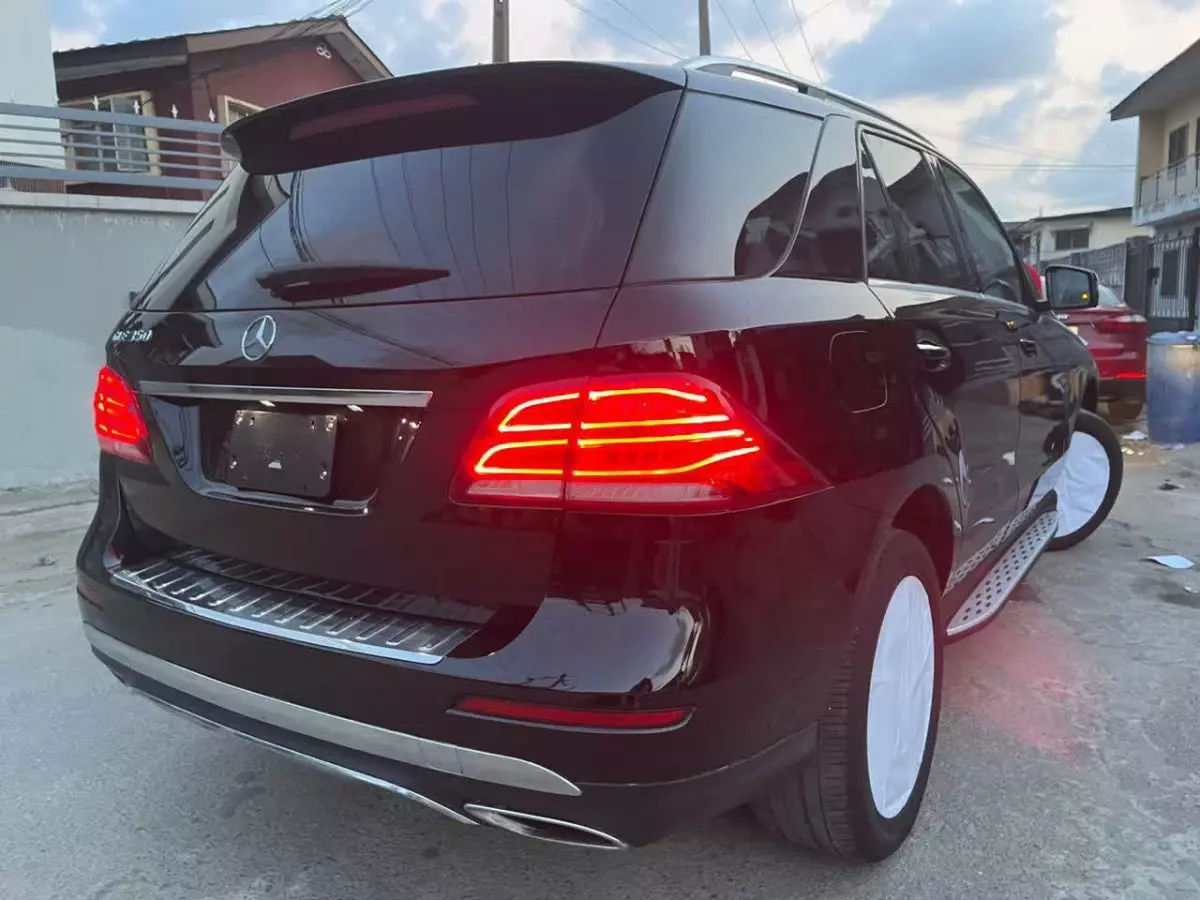 car Right Back