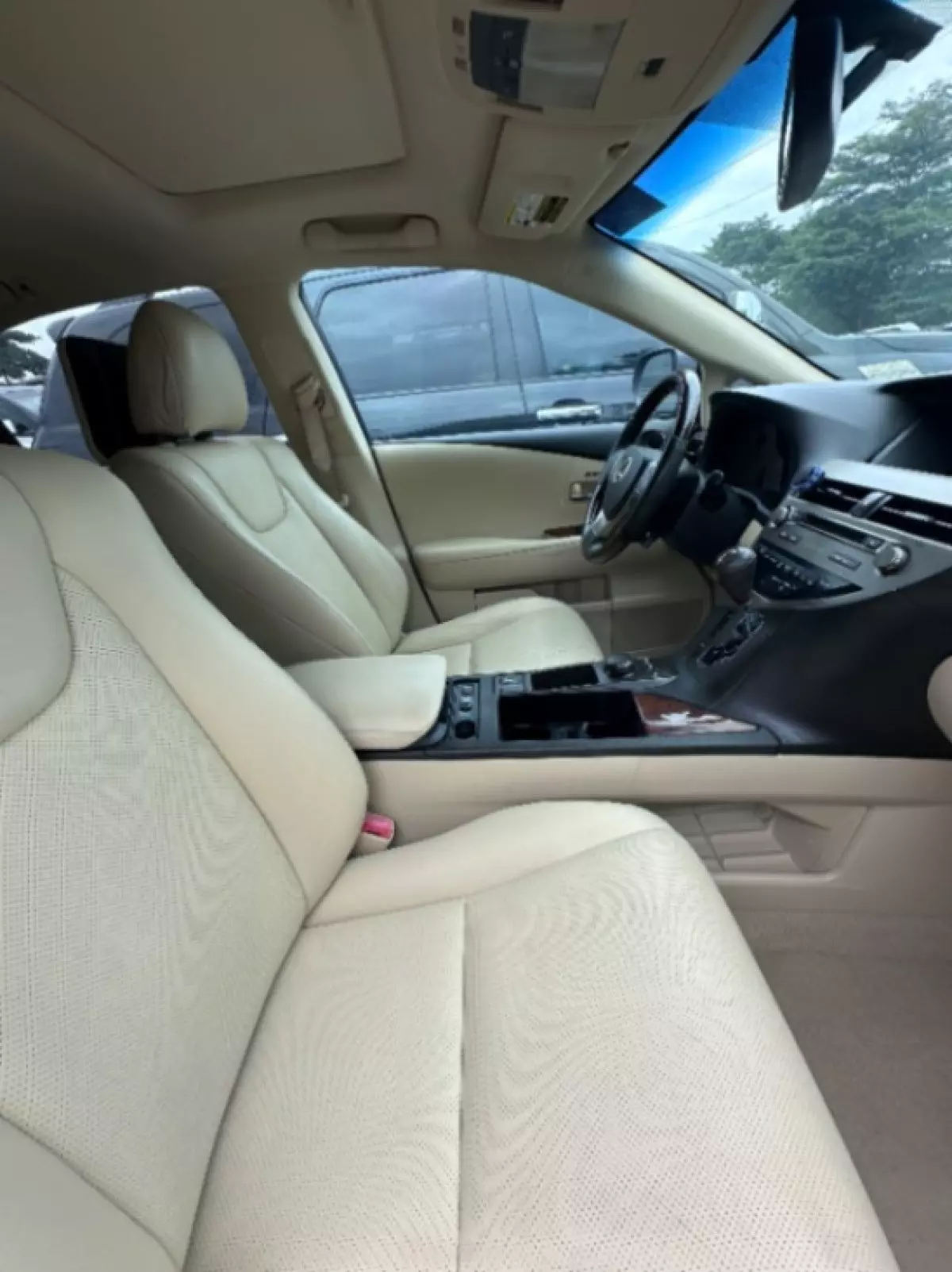interiorFront