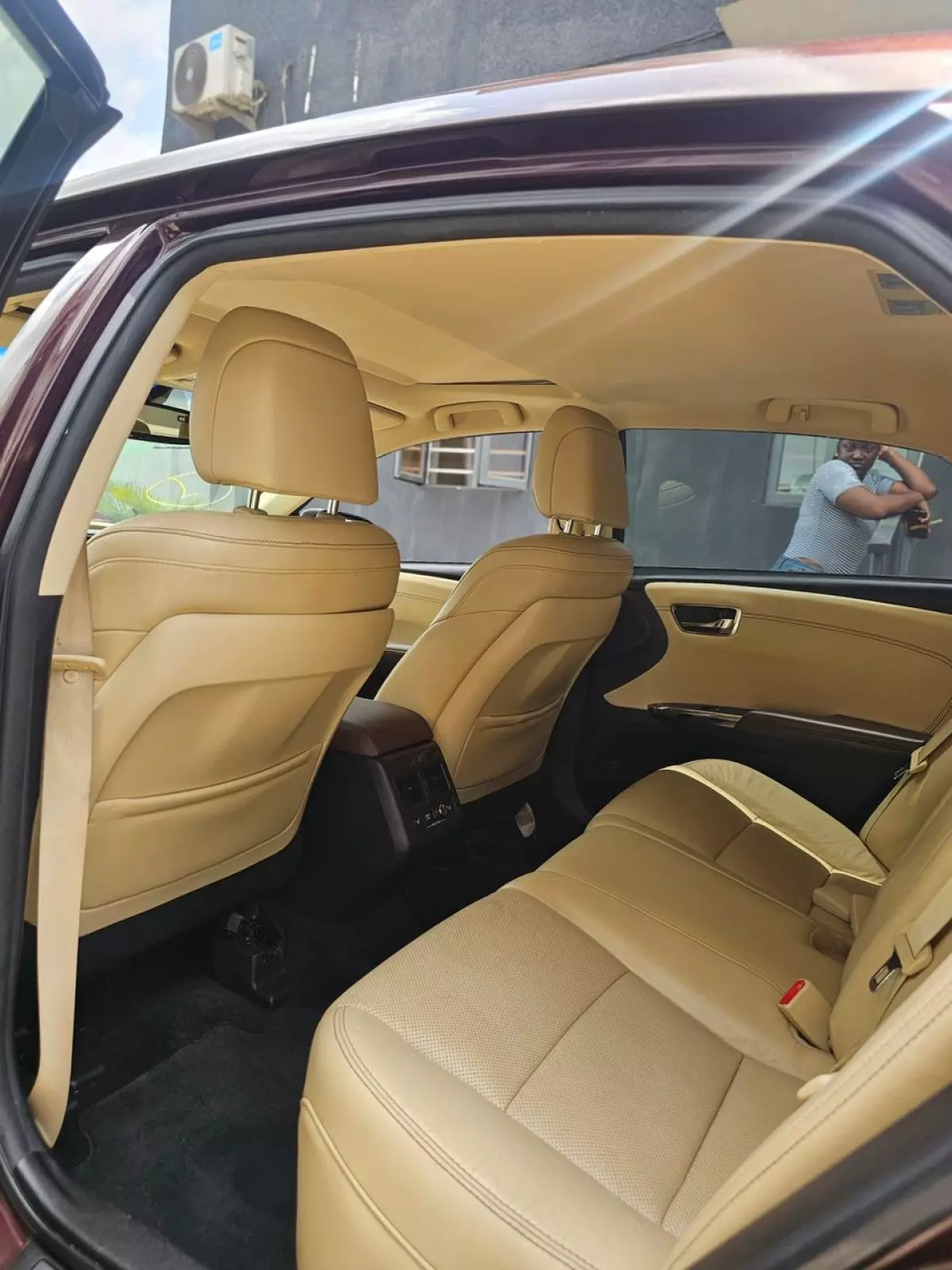 interiorBack