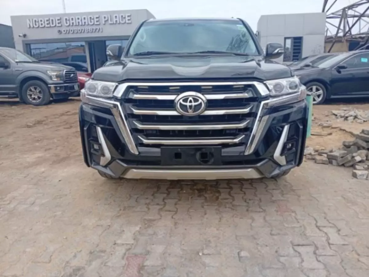 Toyota Land Cruiser - 2010