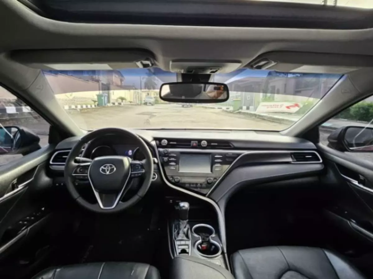 interiorFront