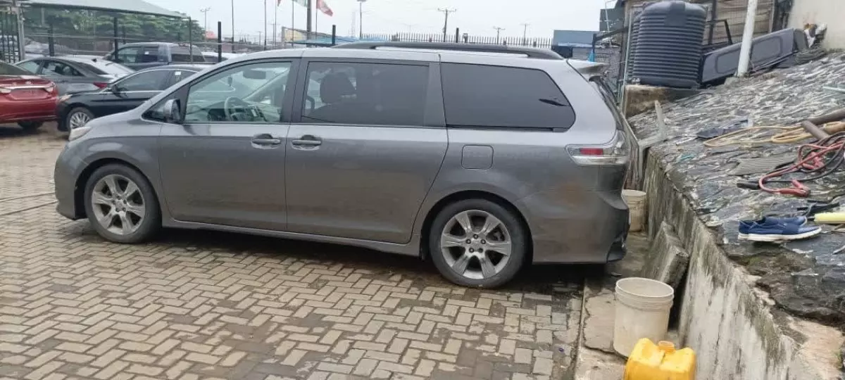 car Back