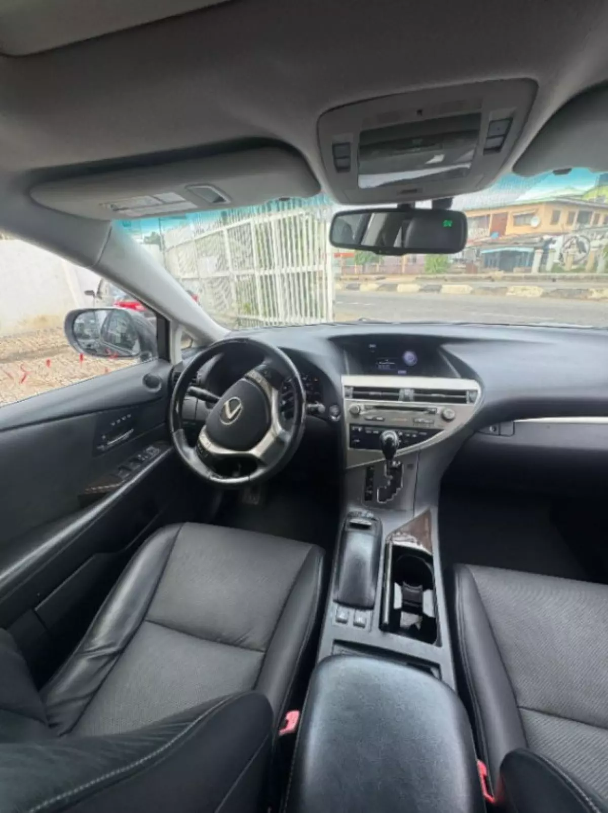 interiorFront