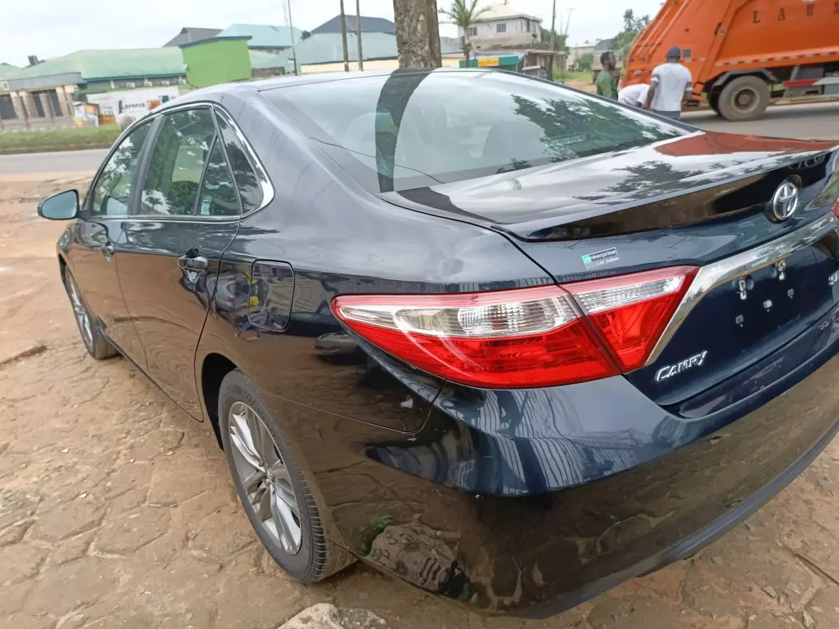 Toyota Camry - 2016
