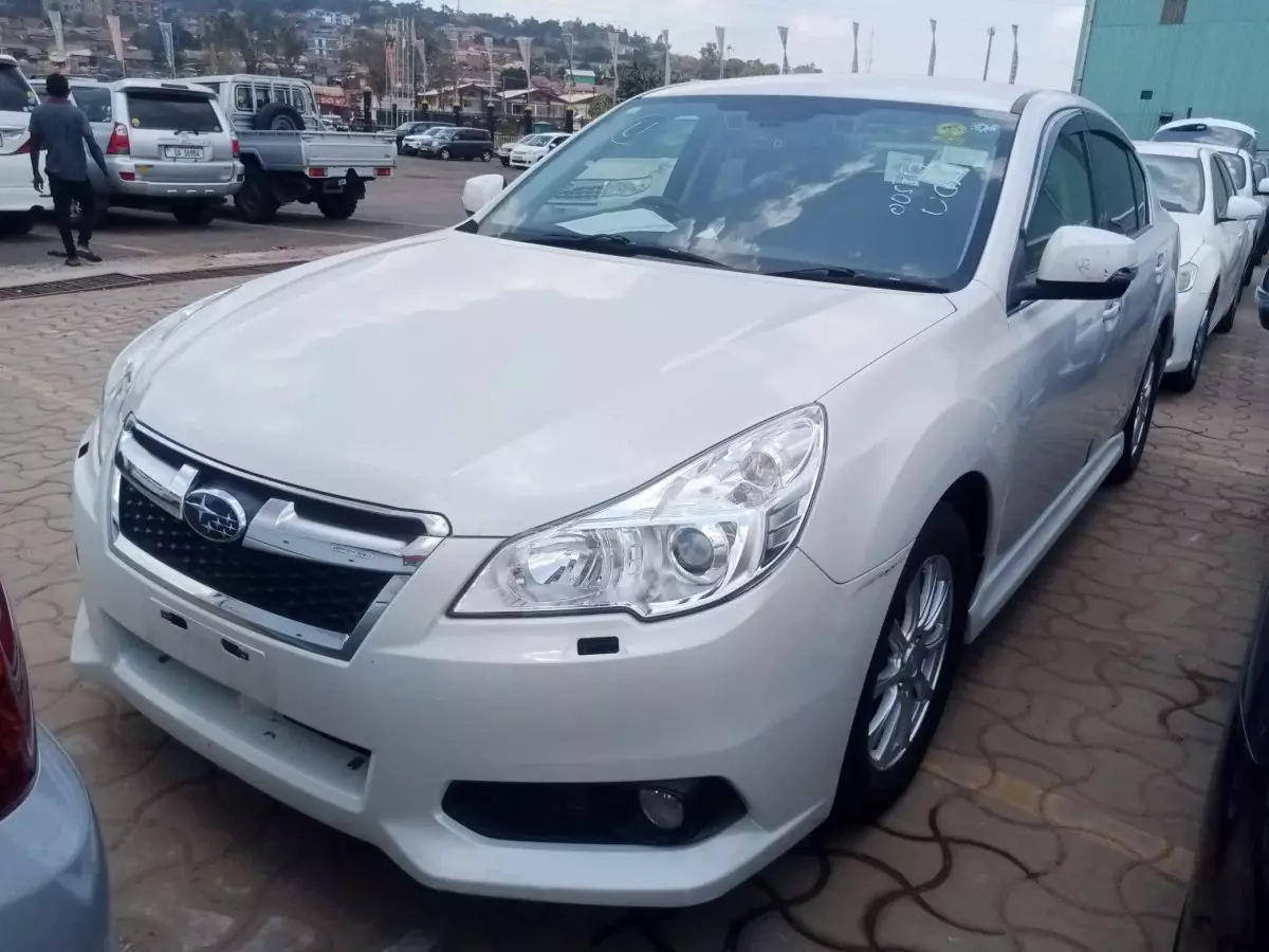 Subaru Legacy - 2013