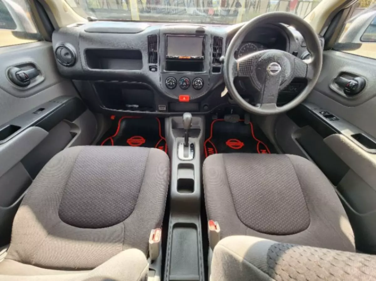 interiorFront