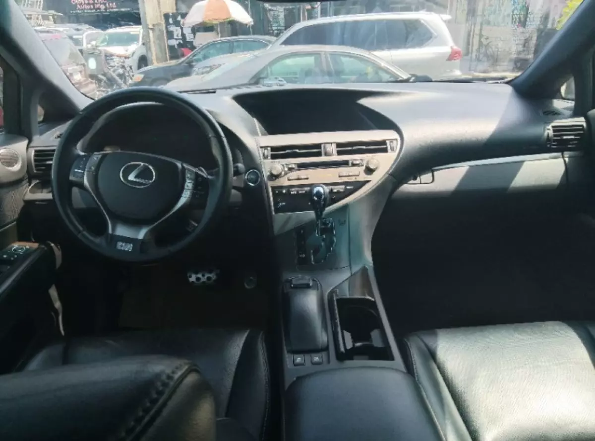 interiorFront