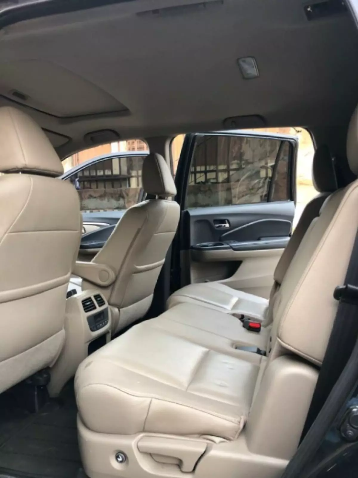 interiorBack