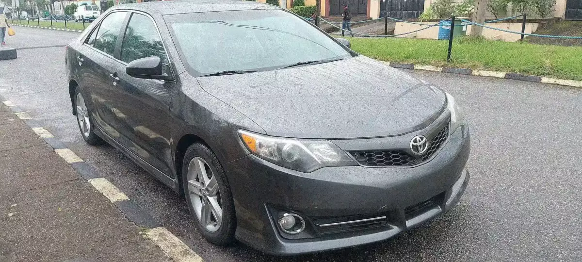 Toyota Camry - 2013