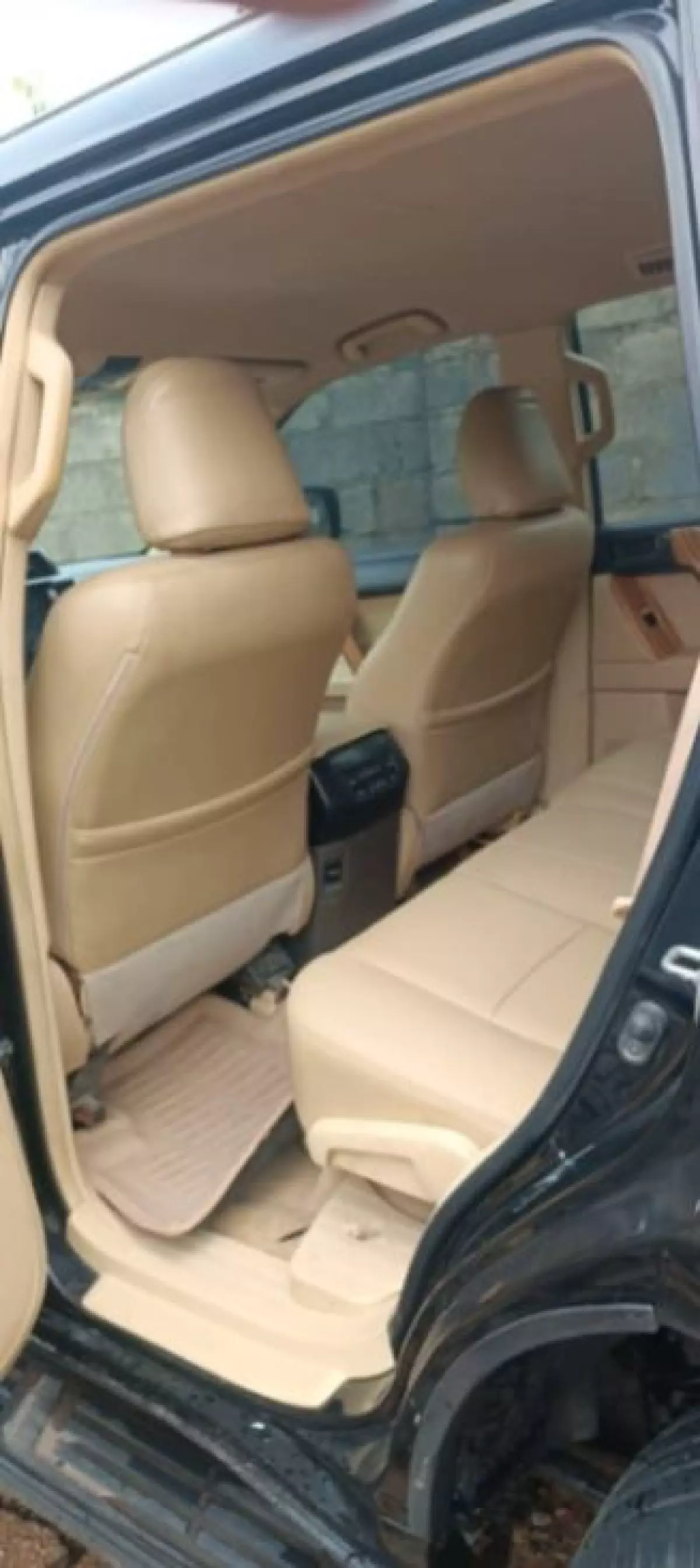 interiorBack