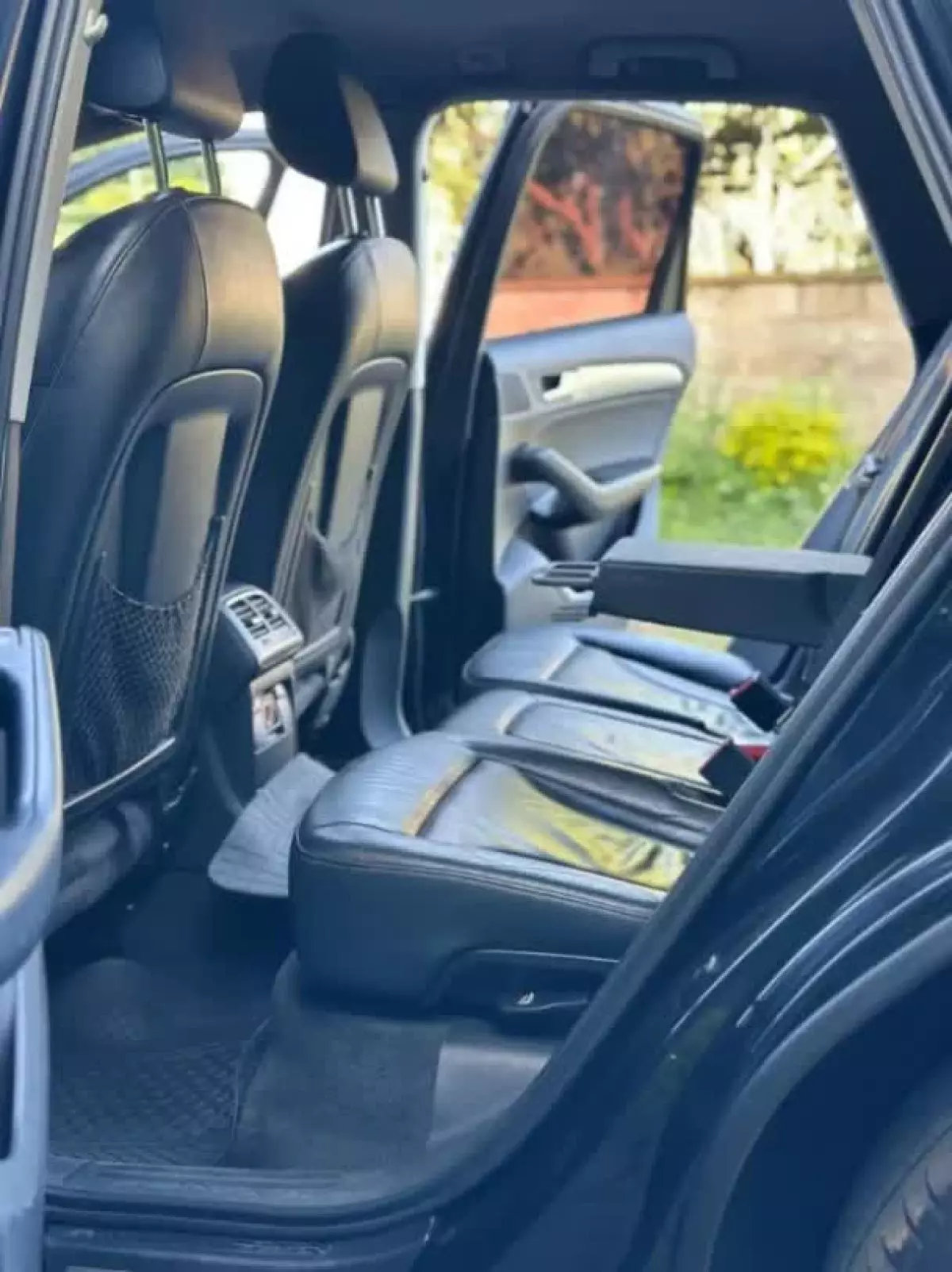 interiorBack