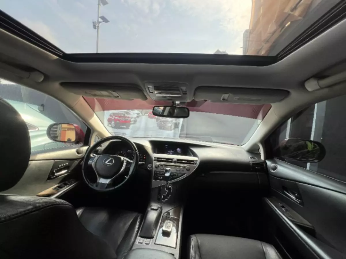 interiorFront
