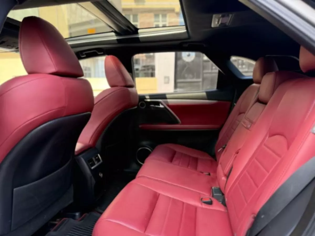 interiorBack