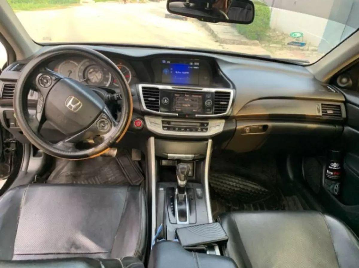 interiorFront