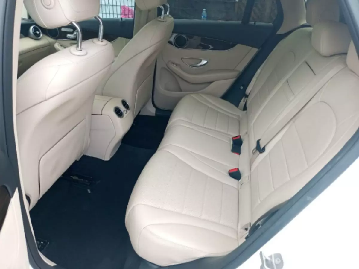 interiorBack
