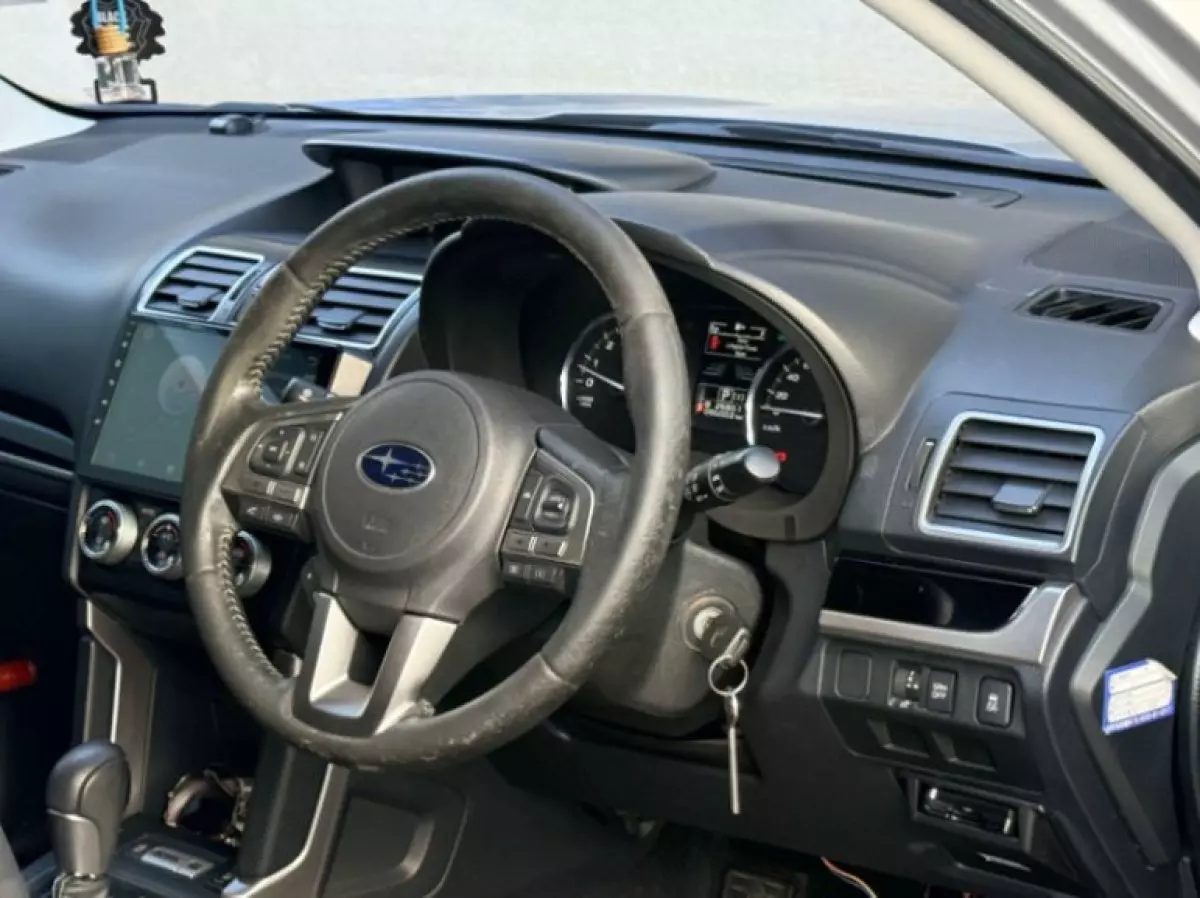 interiorFront