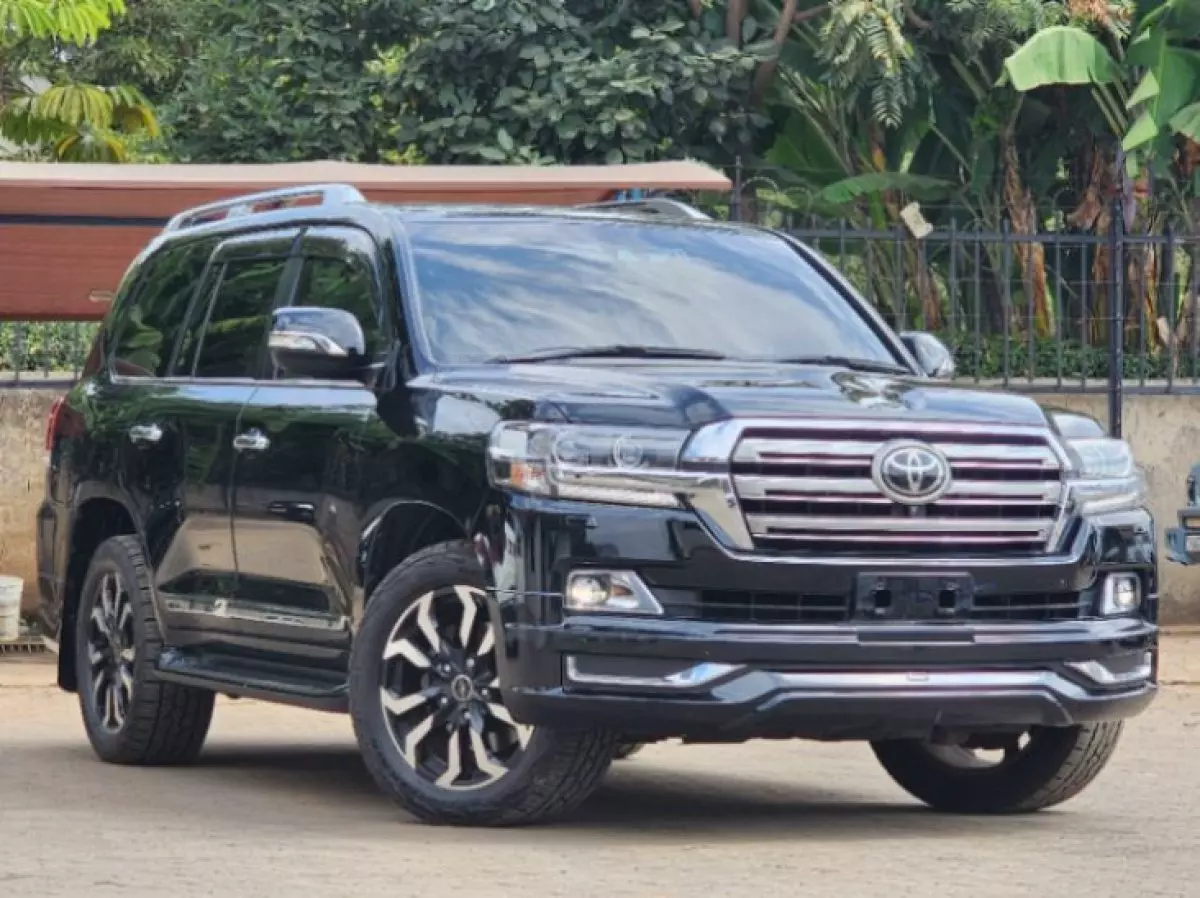 Toyota Land Cruiser - 2017