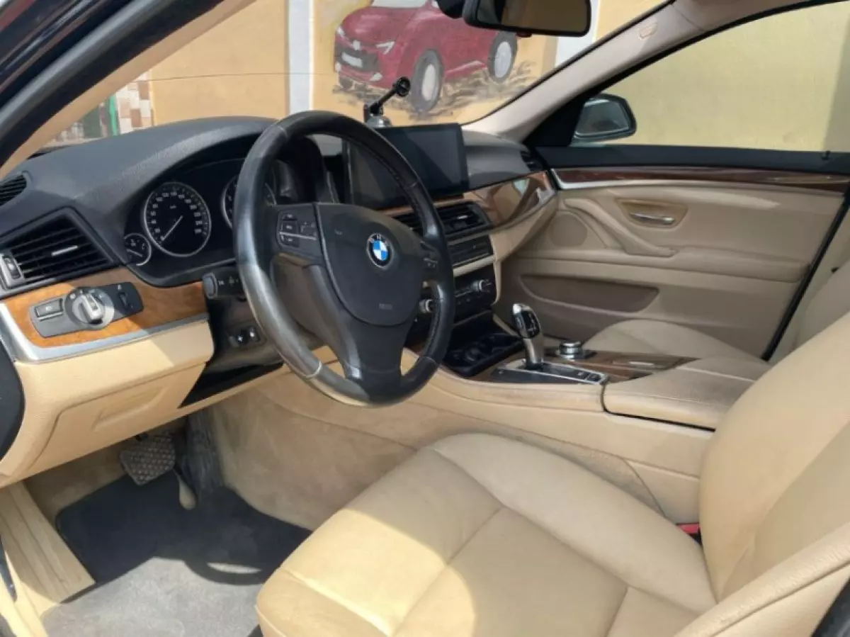 interiorFront