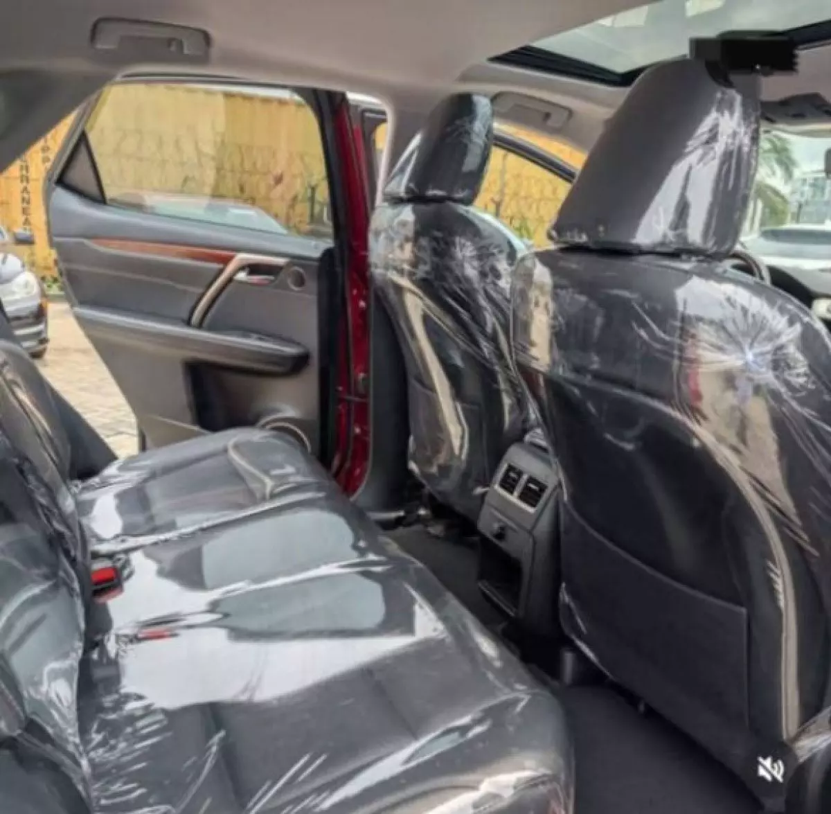 interiorBack
