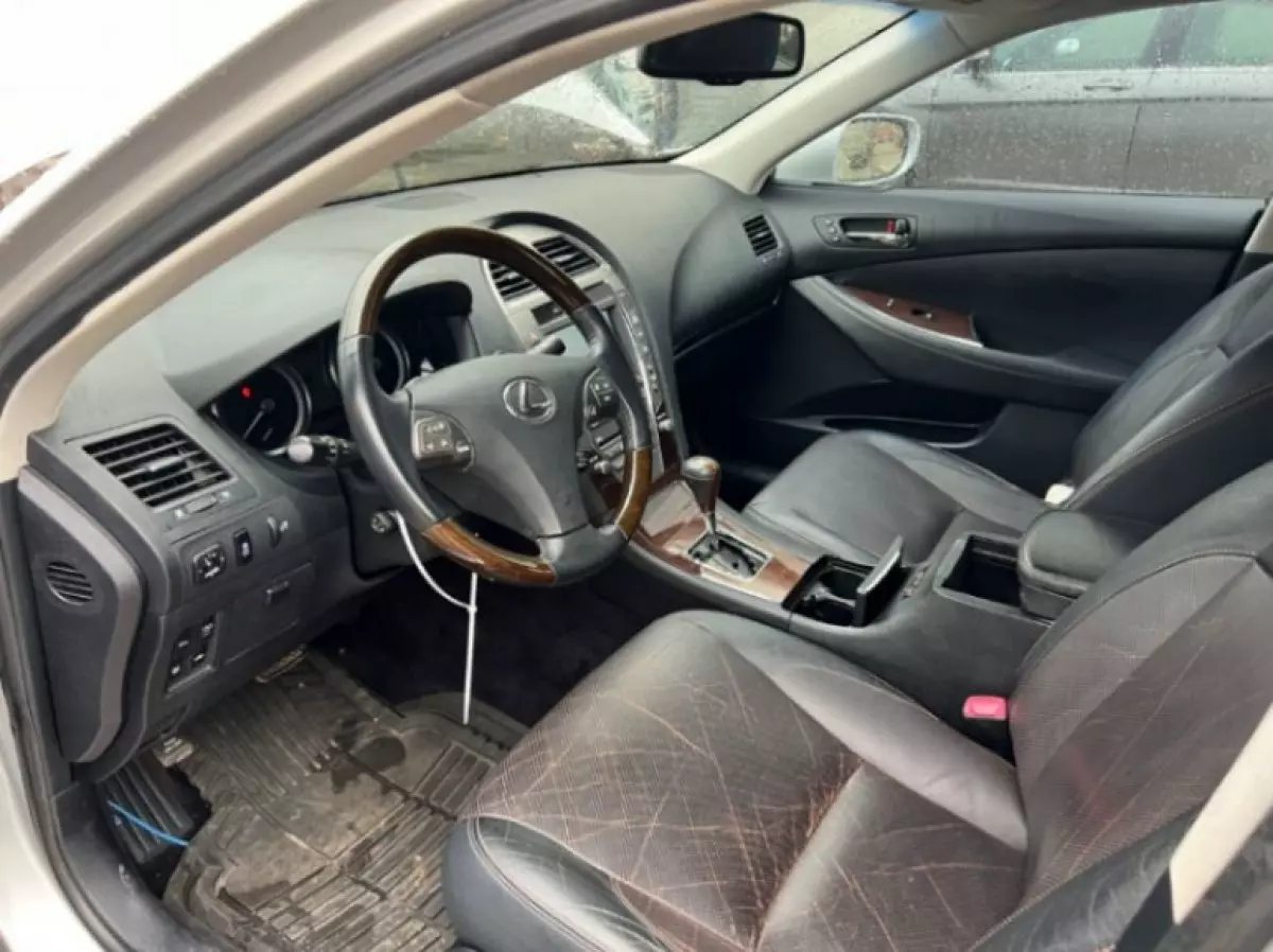 interiorFront