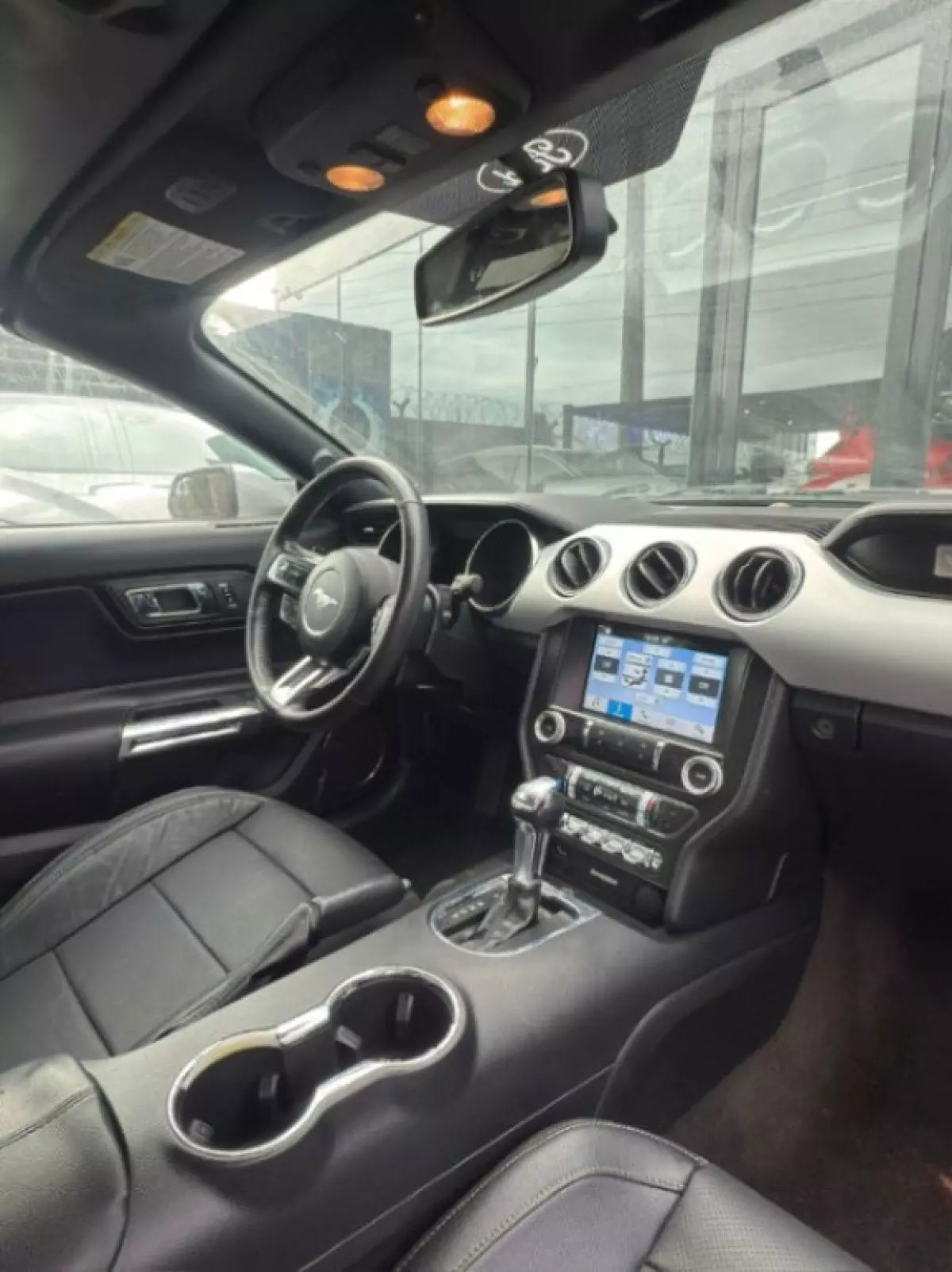 interiorFront