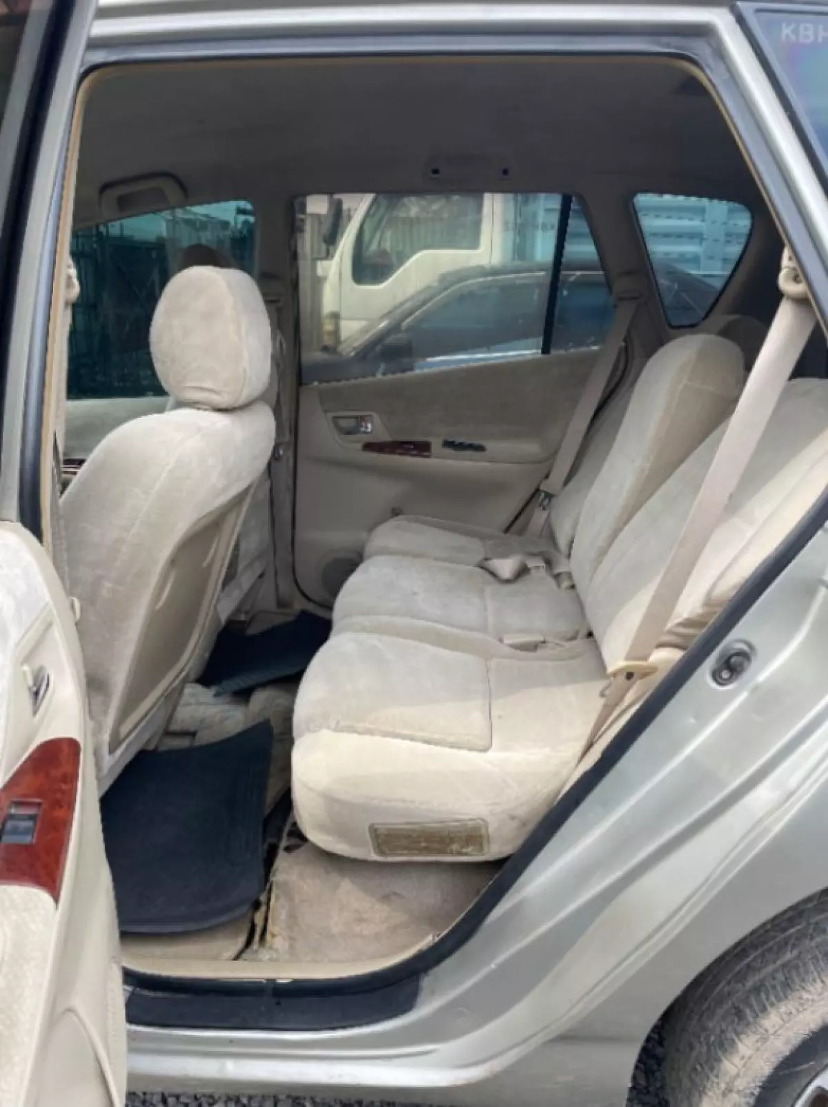 interiorBack