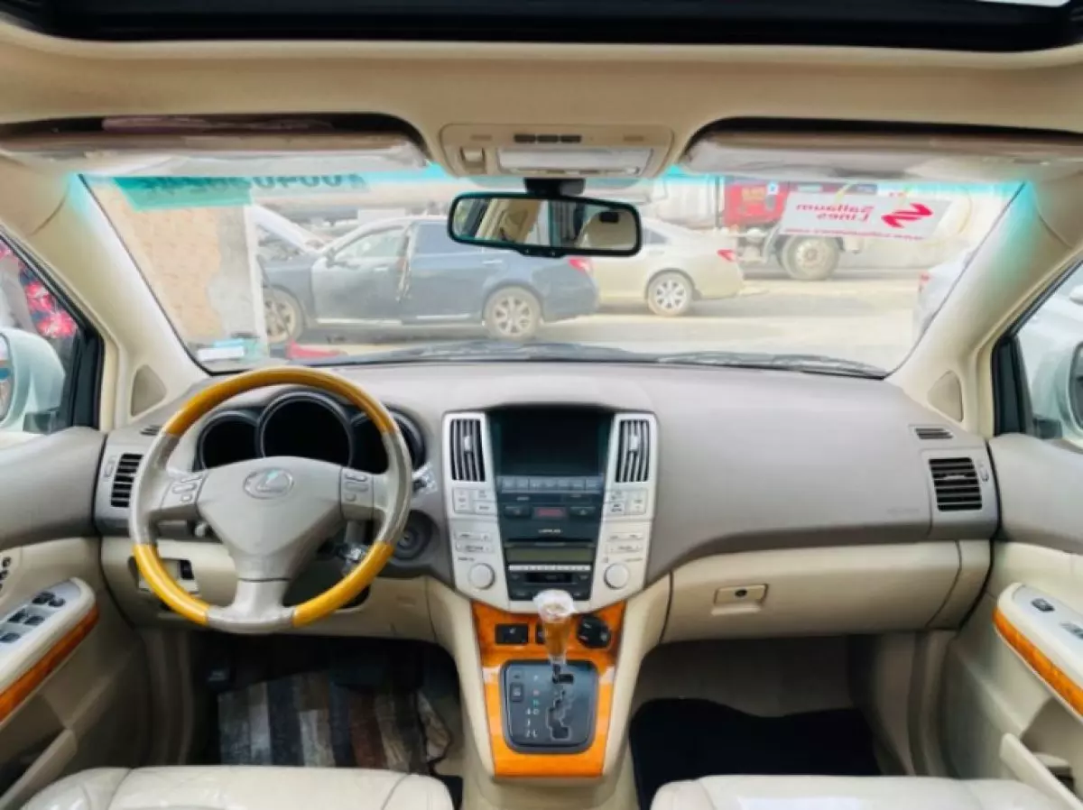 interiorFront