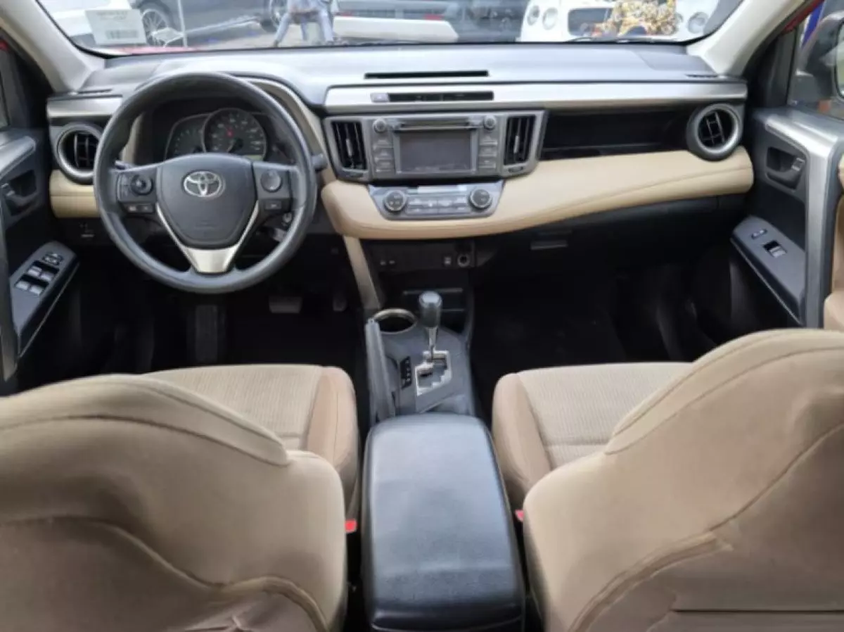 interiorFront