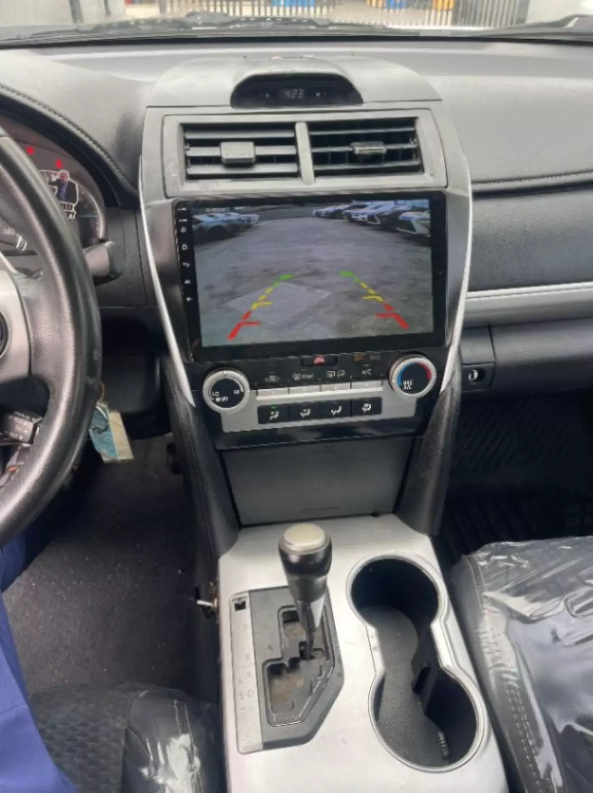 interiorFront